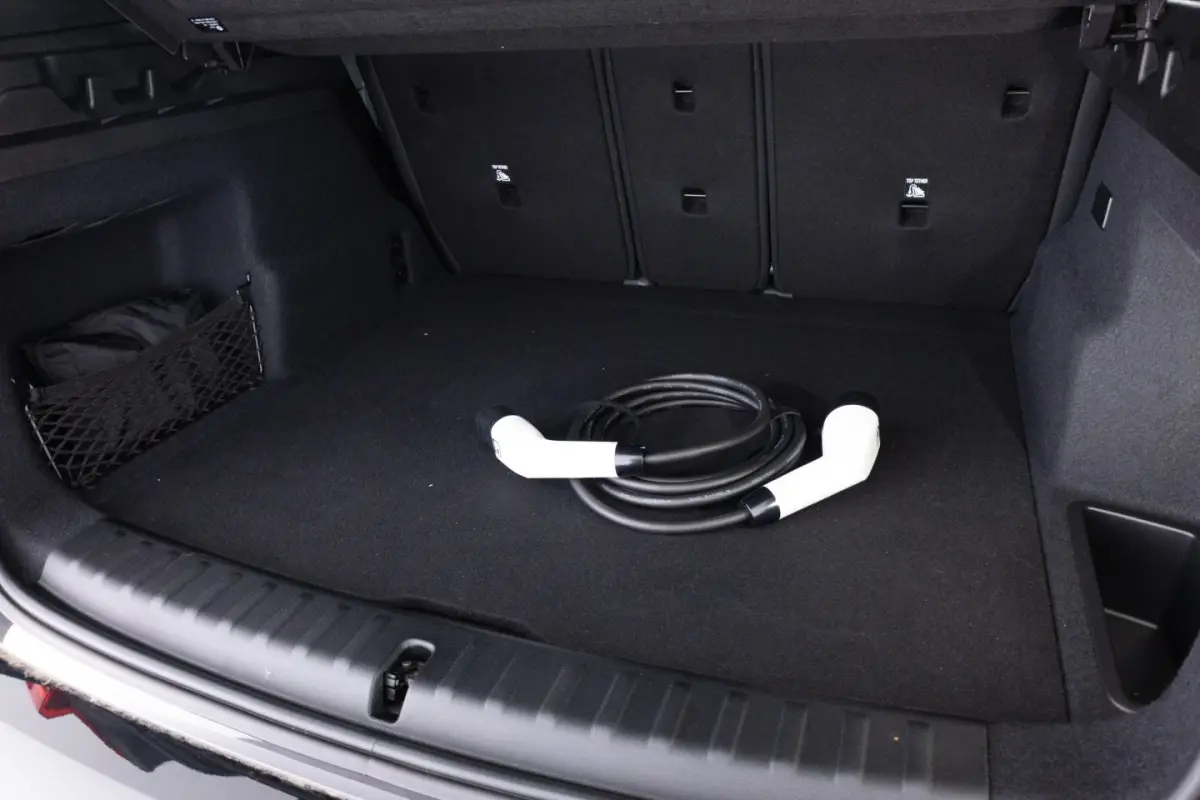 xDrive25e M-Sport | harman/kardon | Half LEDER *SOH 95.2%*