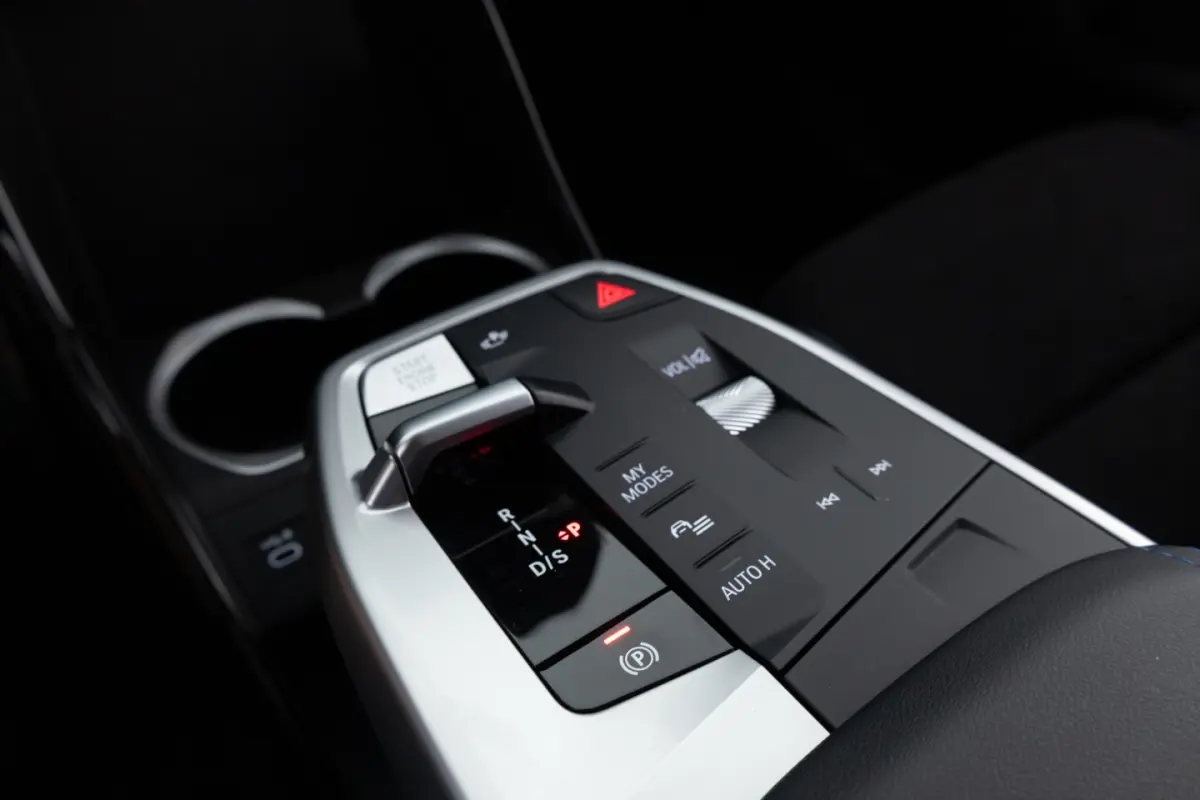 xDrive25e M-Sport | harman/kardon | Half LEDER *SOH 95.2%*