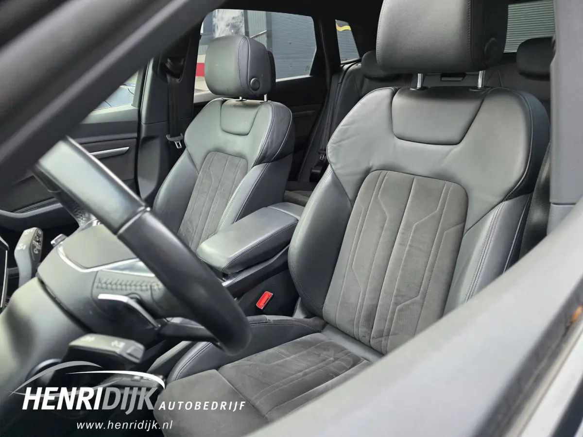 50 quattro Launch Edition 71 kWh SOH 88% S - Line / Schuifdak / Camera / Virtual / Navi
