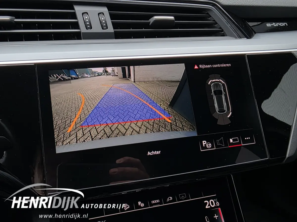 50 quattro Launch Edition 71 kWh SOH 88% S - Line / Schuifdak / Camera / Virtual / Navi