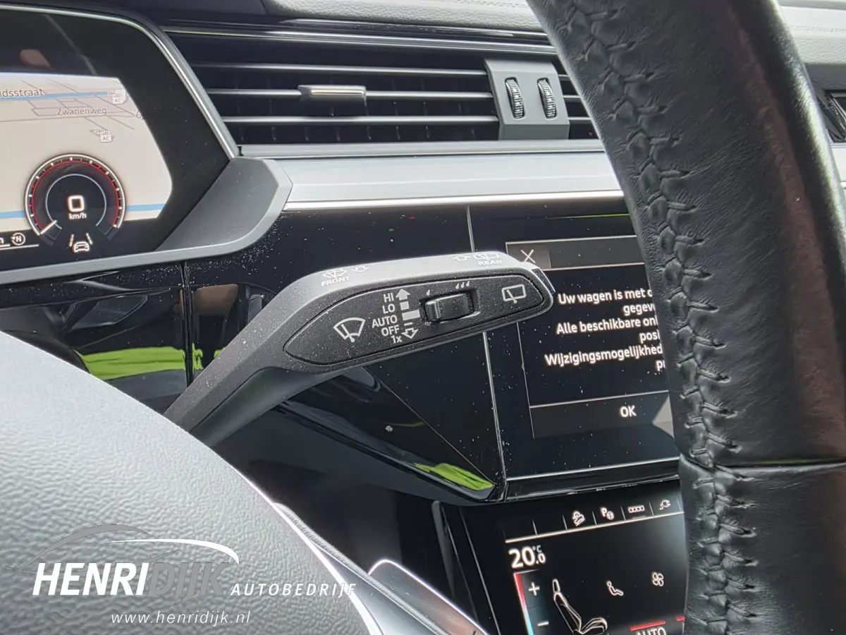 50 quattro Launch Edition 71 kWh SOH 88% S - Line / Schuifdak / Camera / Virtual / Navi