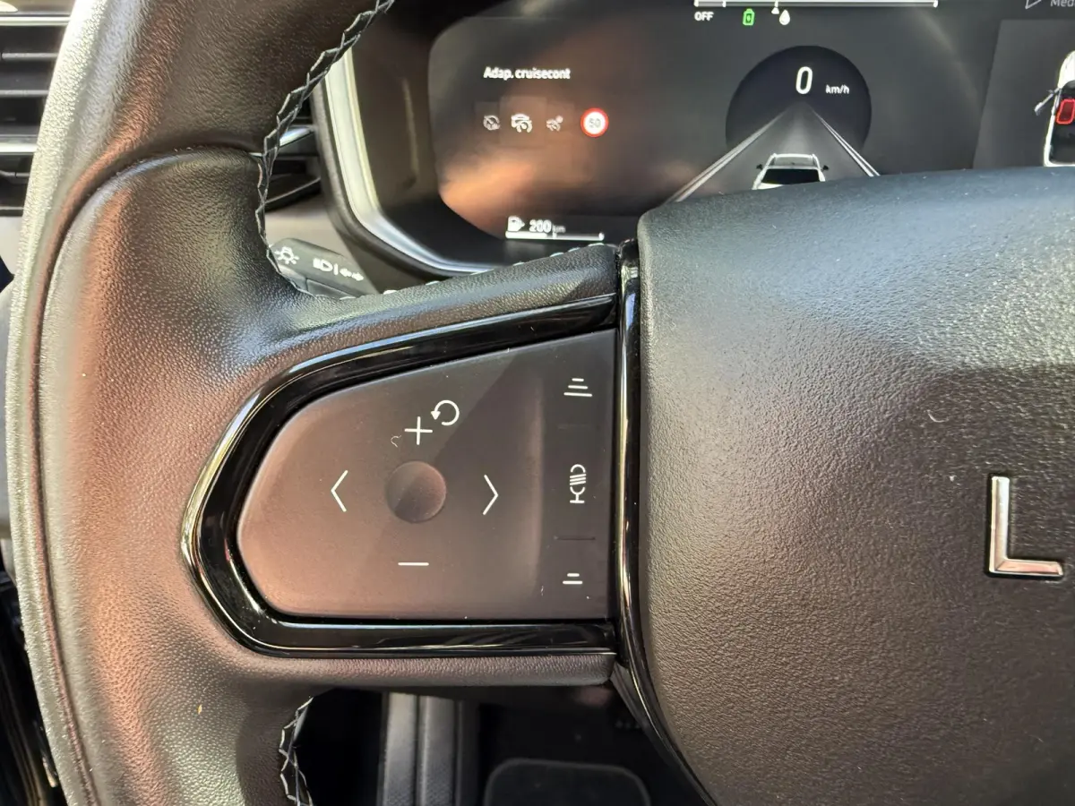 1.5 | SOH 93,35% | Panoramadak | Climate control | PDC + Camera | Apple Carplay/Android Auto | LM Velgen