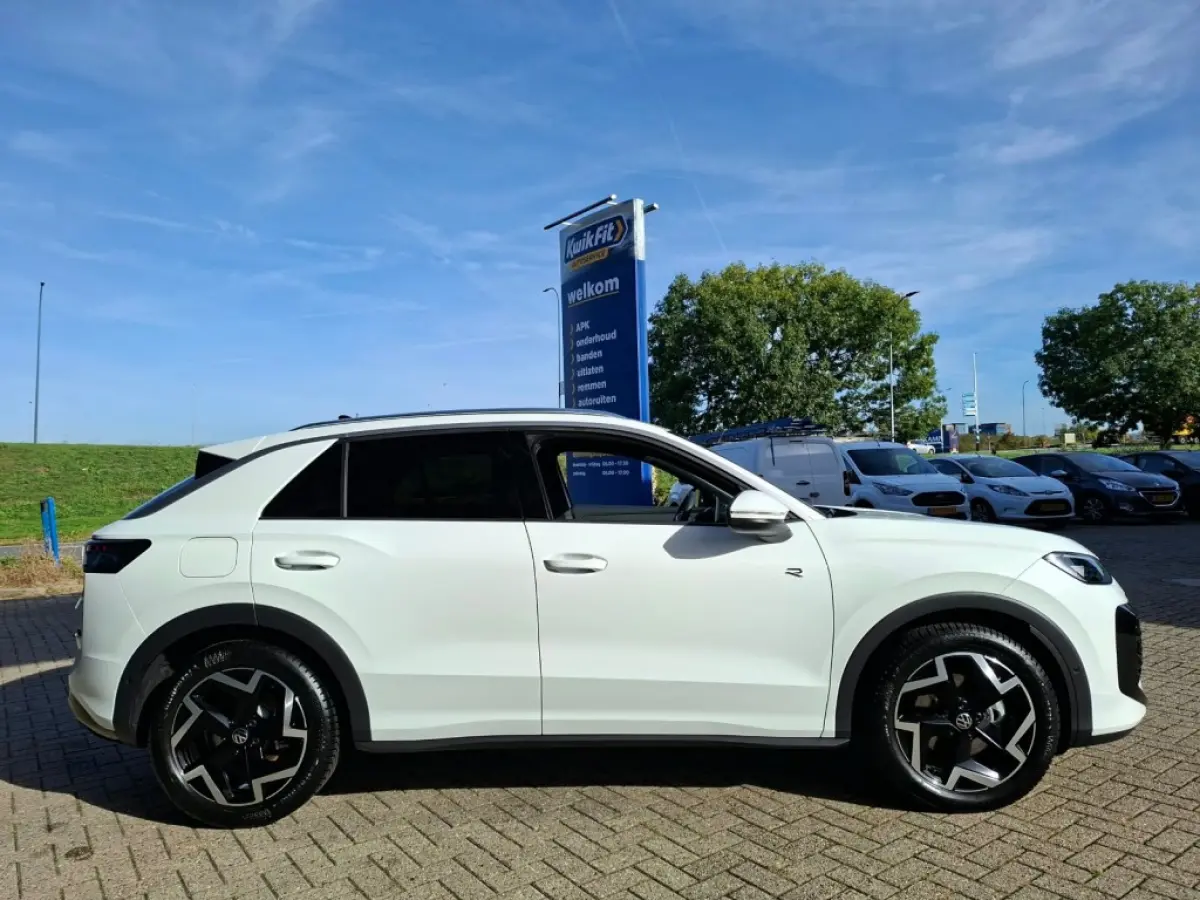 1.5 ETSI R-LINE FIRST AUTOMAAT NAVI LMV PDC-CAMERA WINTERPACK