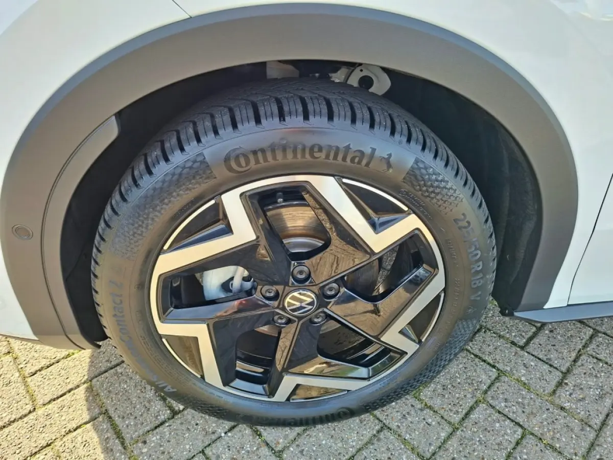 1.5 ETSI R-LINE FIRST AUTOMAAT NAVI LMV PDC-CAMERA WINTERPACK
