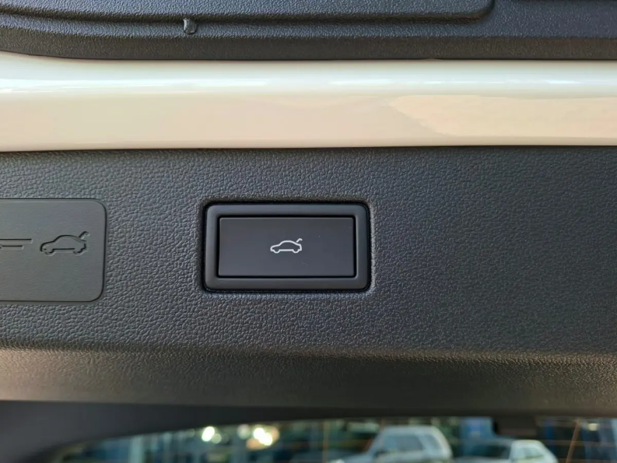 1.5 ETSI R-LINE FIRST AUTOMAAT NAVI LMV PDC-CAMERA WINTERPACK