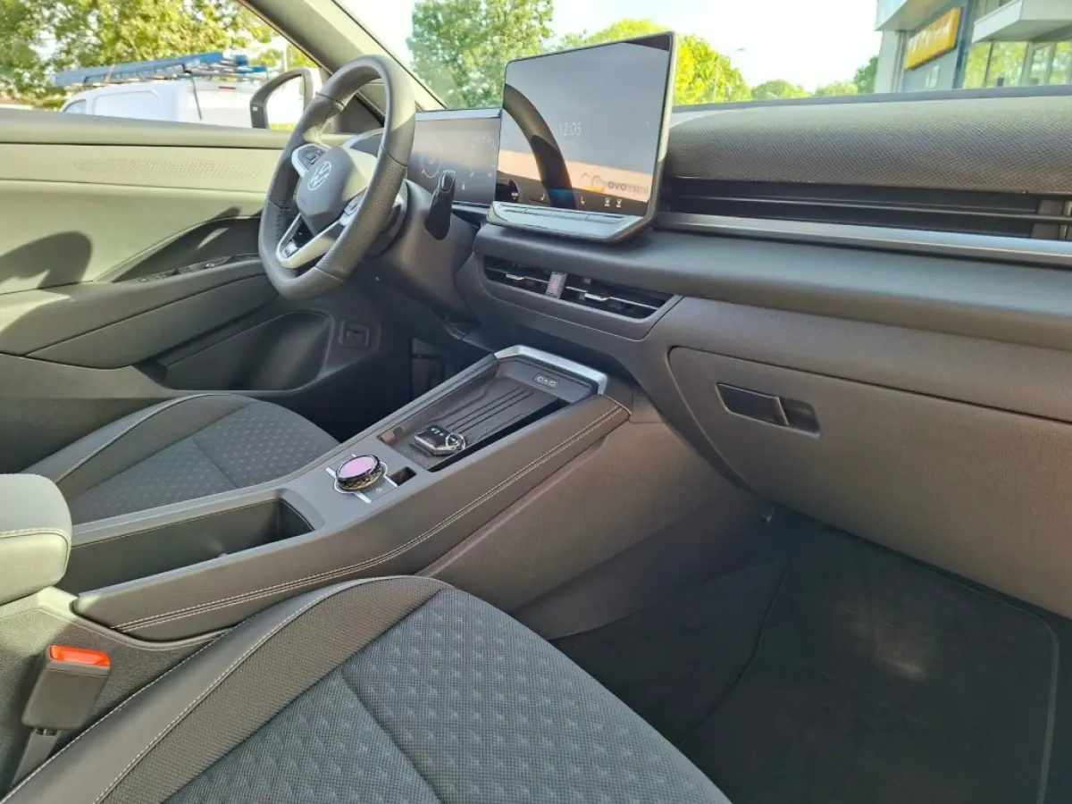 1.5 ETSI R-LINE FIRST AUTOMAAT NAVI LMV PDC-CAMERA WINTERPACK