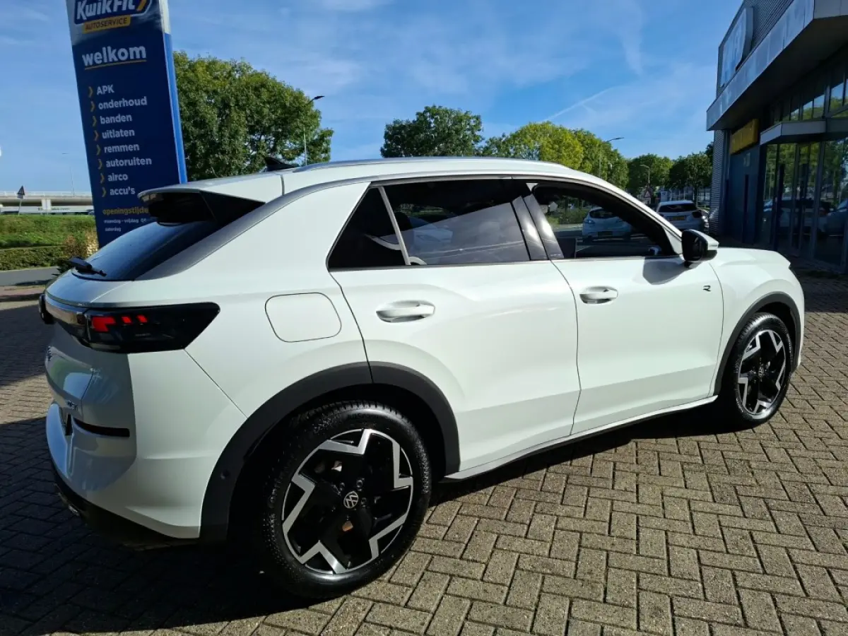 1.5 ETSI R-LINE FIRST AUTOMAAT NAVI LMV PDC-CAMERA WINTERPACK