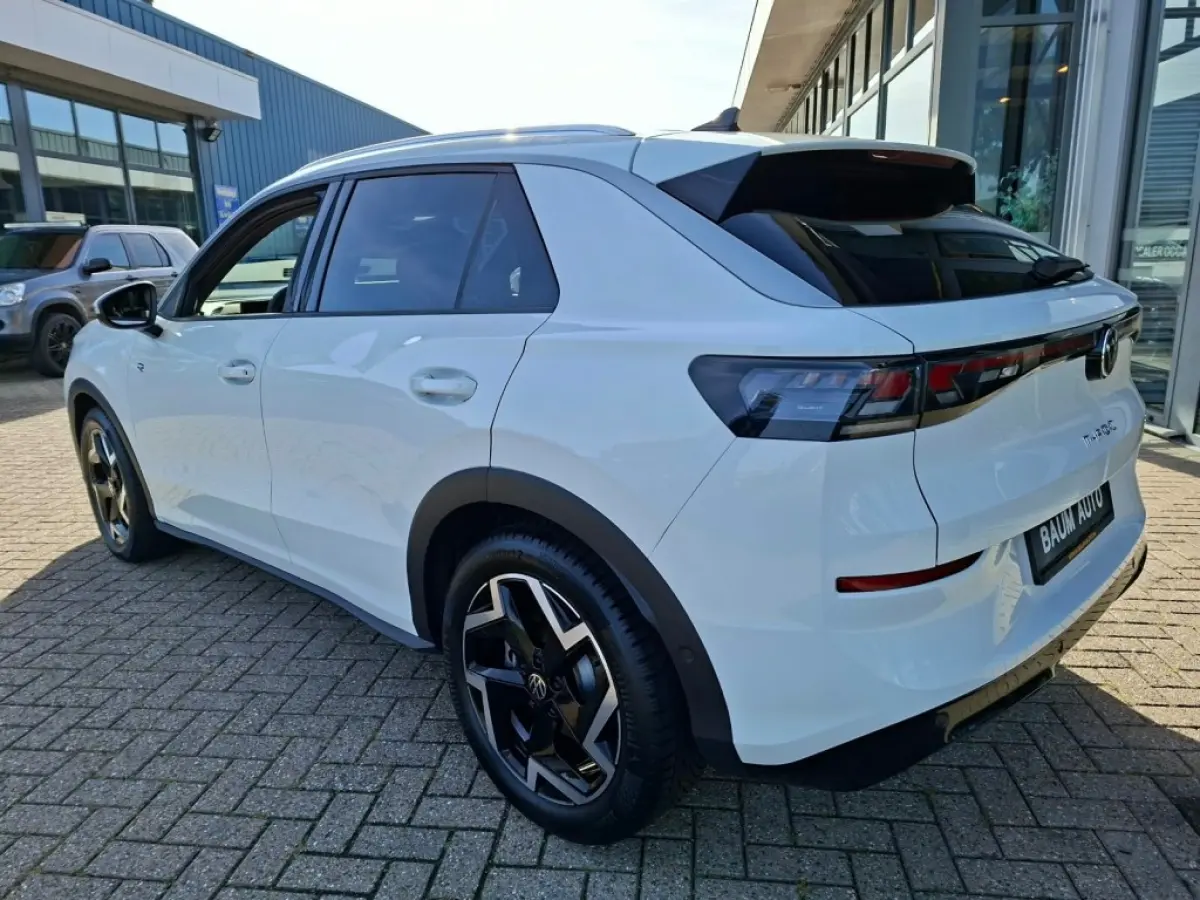 1.5 ETSI R-LINE FIRST AUTOMAAT NAVI LMV PDC-CAMERA WINTERPACK