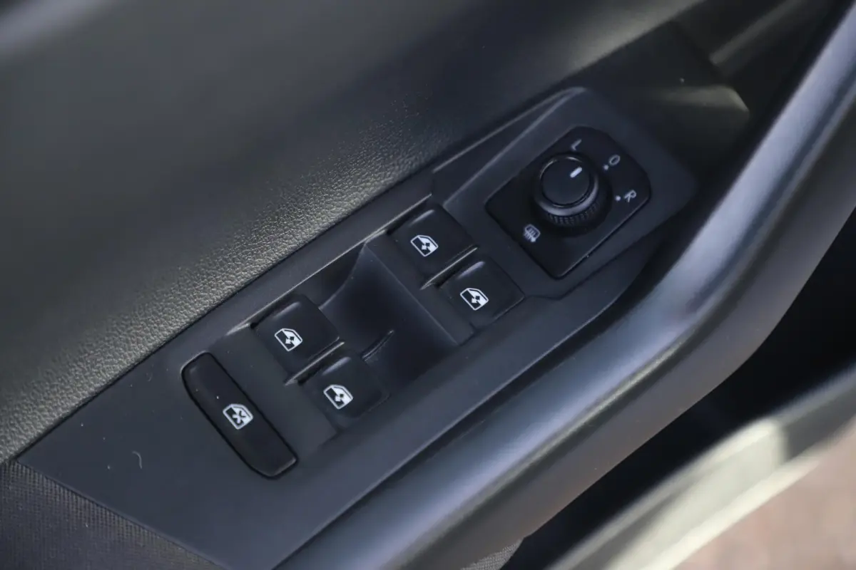 1.0 TSI Comfortline Business 95PK Navigatie Carplay Android Climate Adaptive Cruise Control Parkeersensoren