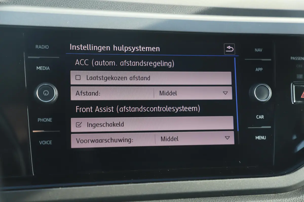1.0 TSI Comfortline Business 95PK Navigatie Carplay Android Climate Adaptive Cruise Control Parkeersensoren