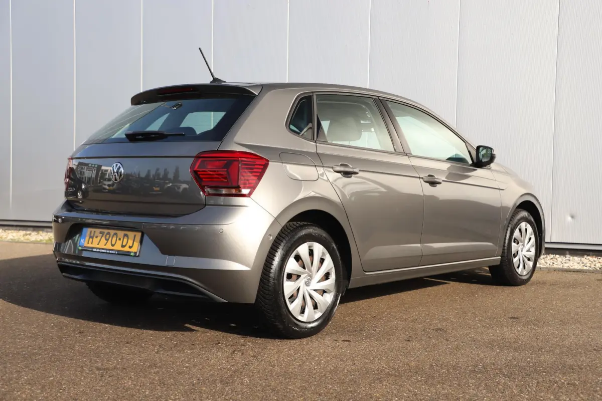 1.0 TSI Comfortline Business 95PK Navigatie Carplay Android Climate Adaptive Cruise Control Parkeersensoren