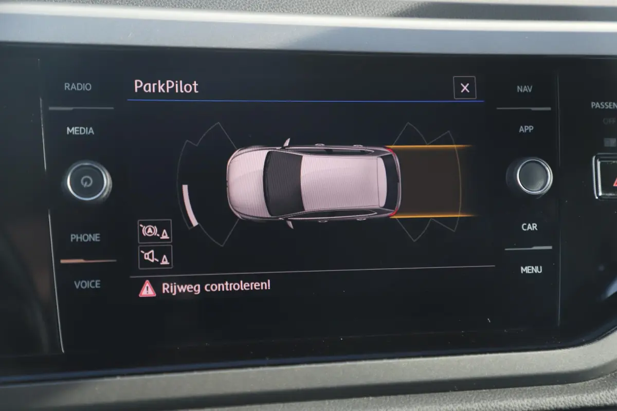 1.0 TSI Comfortline Business 95PK Navigatie Carplay Android Climate Adaptive Cruise Control Parkeersensoren