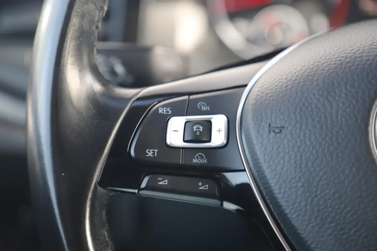 1.0 TSI Comfortline Business 95PK Navigatie Carplay Android Climate Adaptive Cruise Control Parkeersensoren