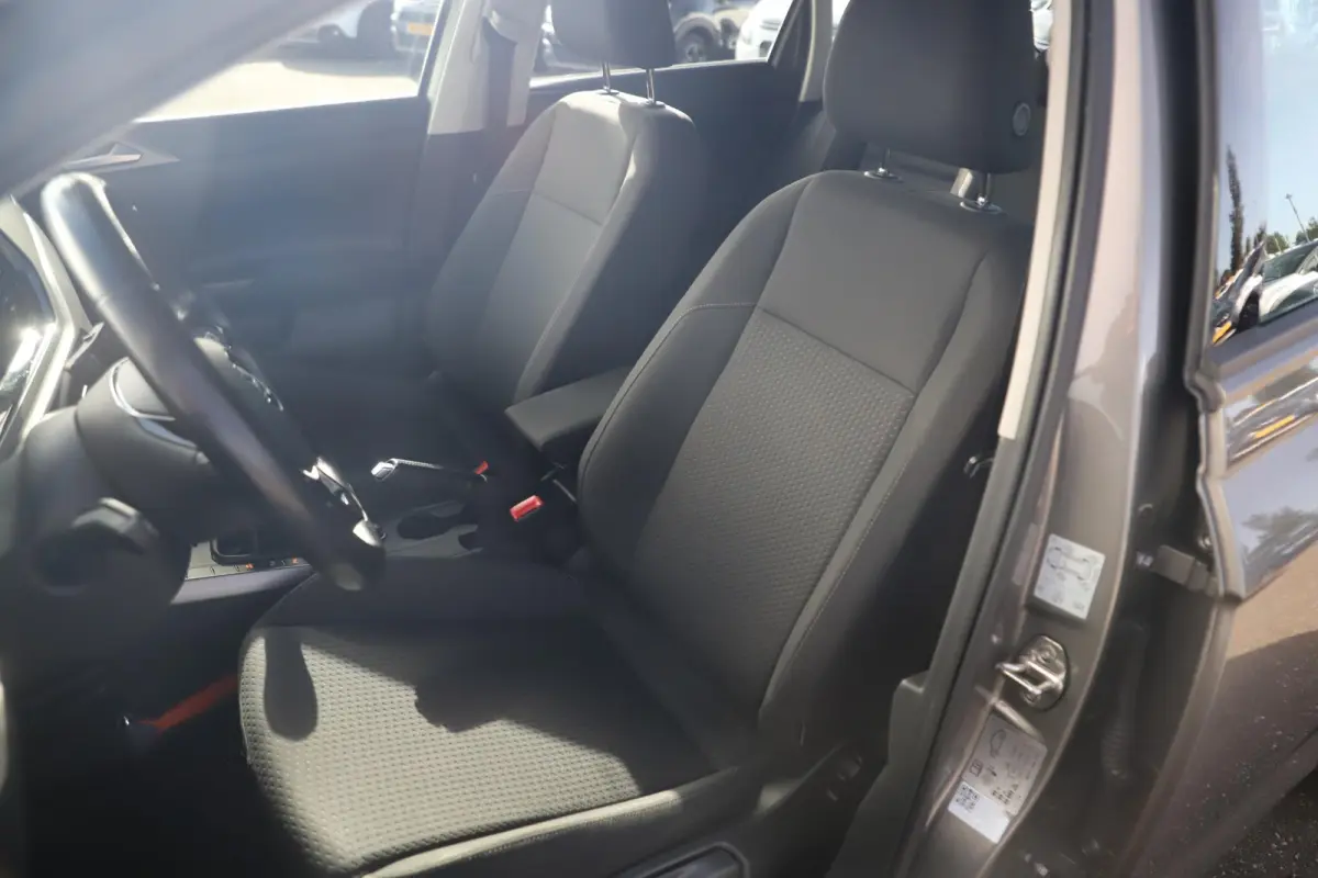 1.0 TSI Comfortline Business 95PK Navigatie Carplay Android Climate Adaptive Cruise Control Parkeersensoren
