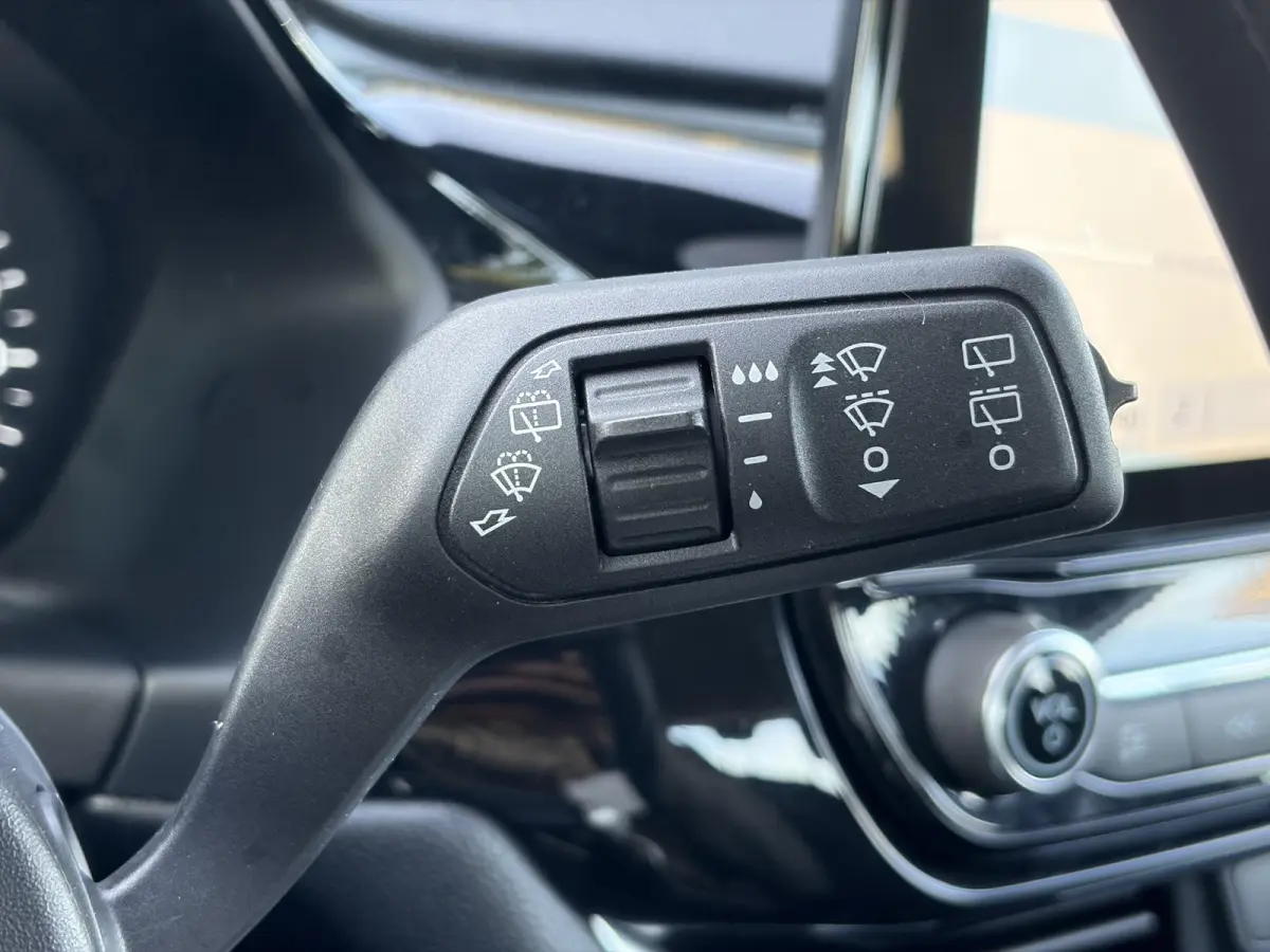 1.1 Trend ✓D-riem vv in 06-2025✓Net beurt gehad✓Carplay✓Navi✓Trekhaak✓Clima✓Cruise✓N.A.P✓Apk tot 06-2027