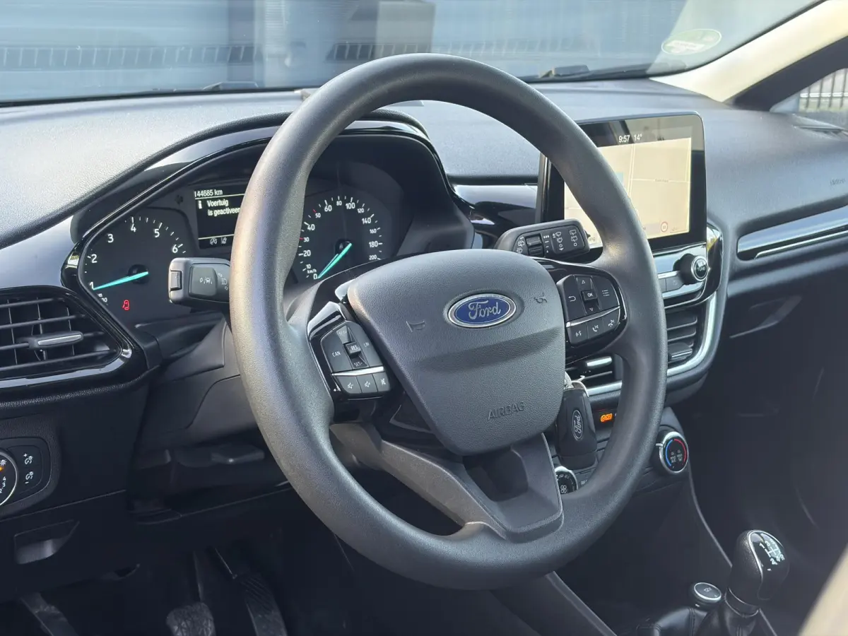 1.1 Trend ✓D-riem vv in 06-2025✓Net beurt gehad✓Carplay✓Navi✓Trekhaak✓Clima✓Cruise✓N.A.P✓Apk tot 06-2027
