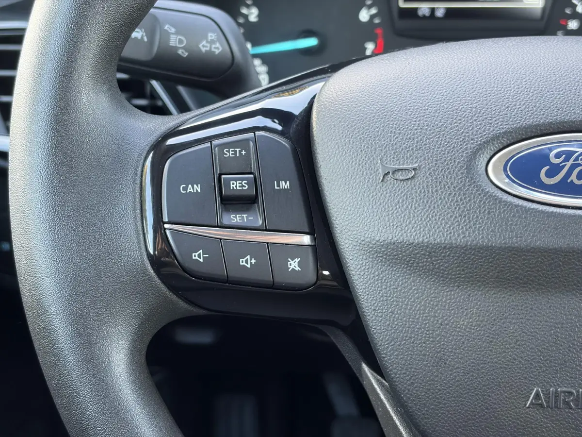 1.1 Trend ✓D-riem vv in 06-2025✓Net beurt gehad✓Carplay✓Navi✓Trekhaak✓Clima✓Cruise✓N.A.P✓Apk tot 06-2027