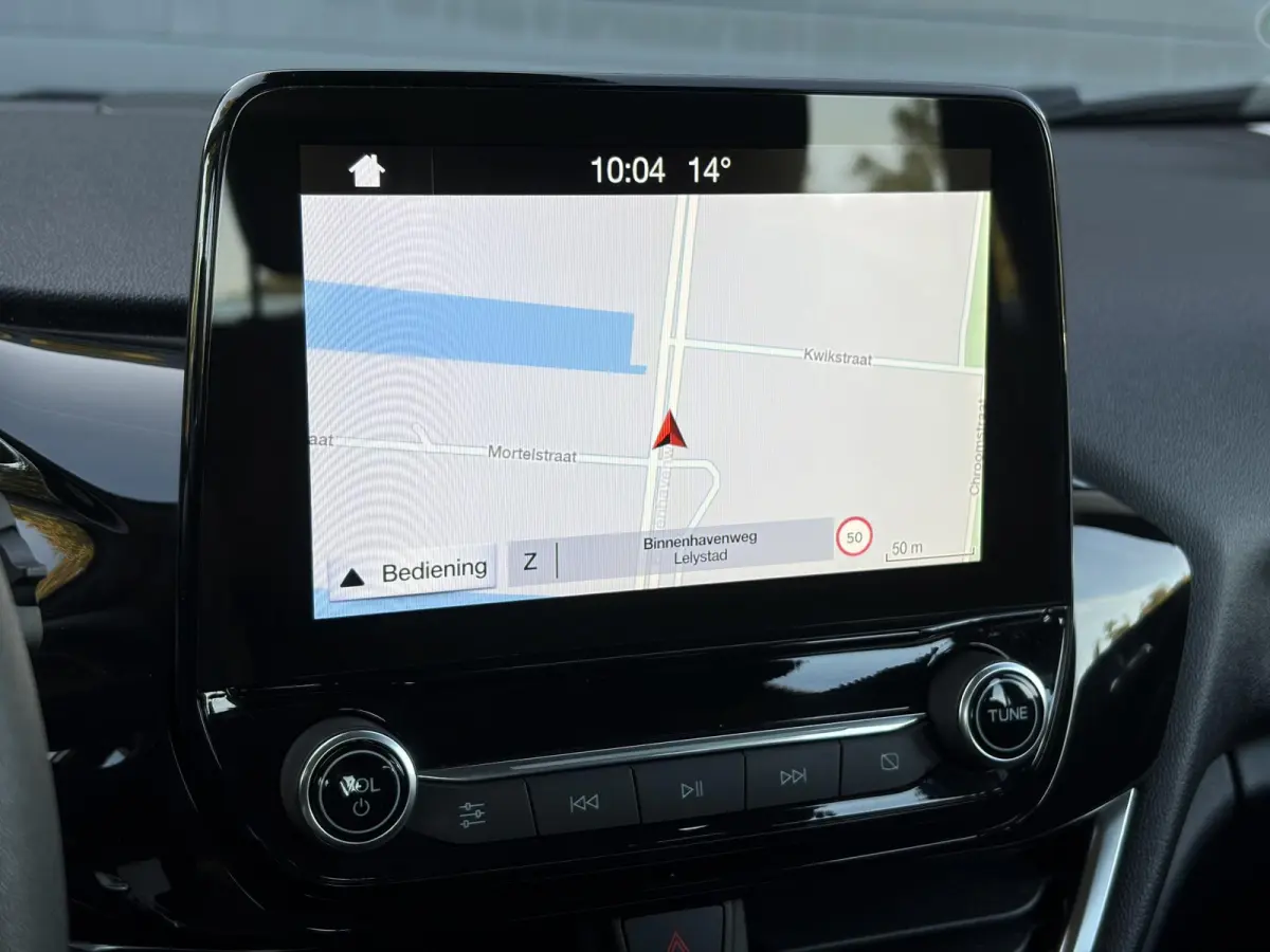 1.1 Trend ✓D-riem vv in 06-2025✓Net beurt gehad✓Carplay✓Navi✓Trekhaak✓Clima✓Cruise✓N.A.P✓Apk tot 06-2027
