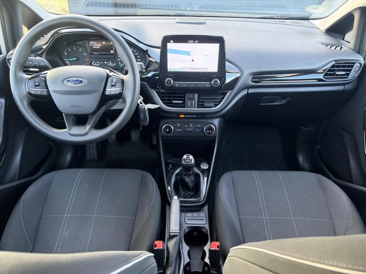 1.1 Trend ✓D-riem vv in 06-2025✓Net beurt gehad✓Carplay✓Navi✓Trekhaak✓Clima✓Cruise✓N.A.P✓Apk tot 06-2027