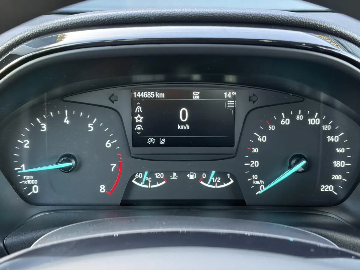 1.1 Trend ✓D-riem vv in 06-2025✓Net beurt gehad✓Carplay✓Navi✓Trekhaak✓Clima✓Cruise✓N.A.P✓Apk tot 06-2027