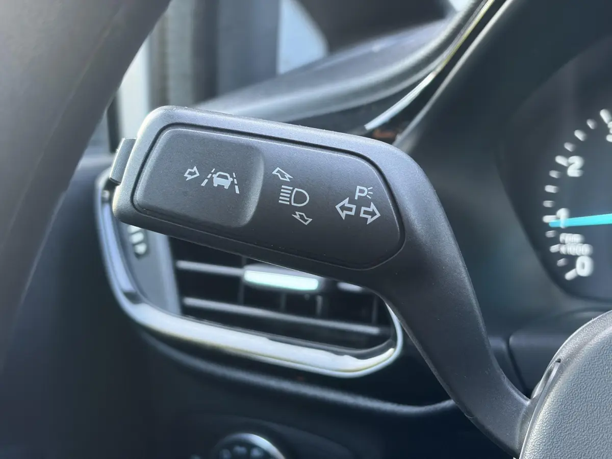 1.1 Trend ✓D-riem vv in 06-2025✓Net beurt gehad✓Carplay✓Navi✓Trekhaak✓Clima✓Cruise✓N.A.P✓Apk tot 06-2027