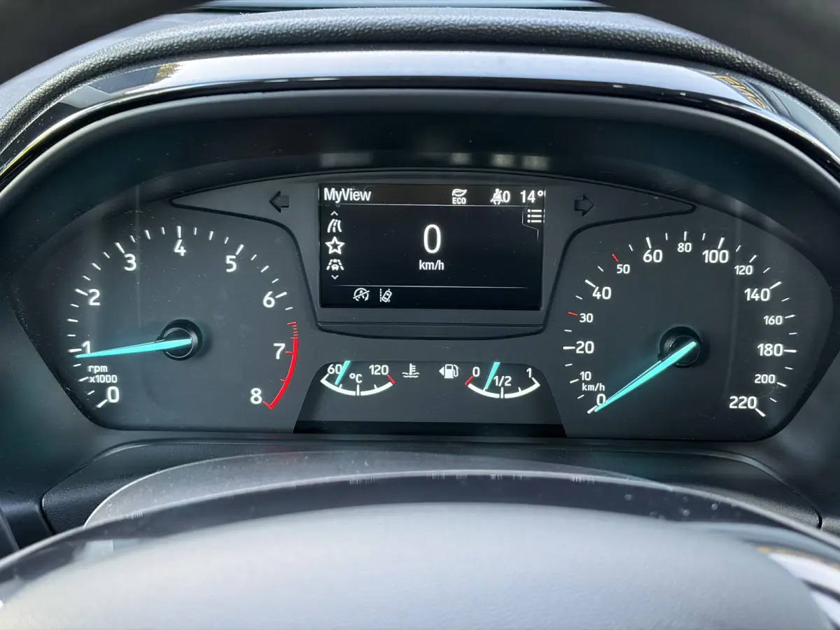 1.1 Trend ✓D-riem vv in 06-2025✓Net beurt gehad✓Carplay✓Navi✓Trekhaak✓Clima✓Cruise✓N.A.P✓Apk tot 06-2027
