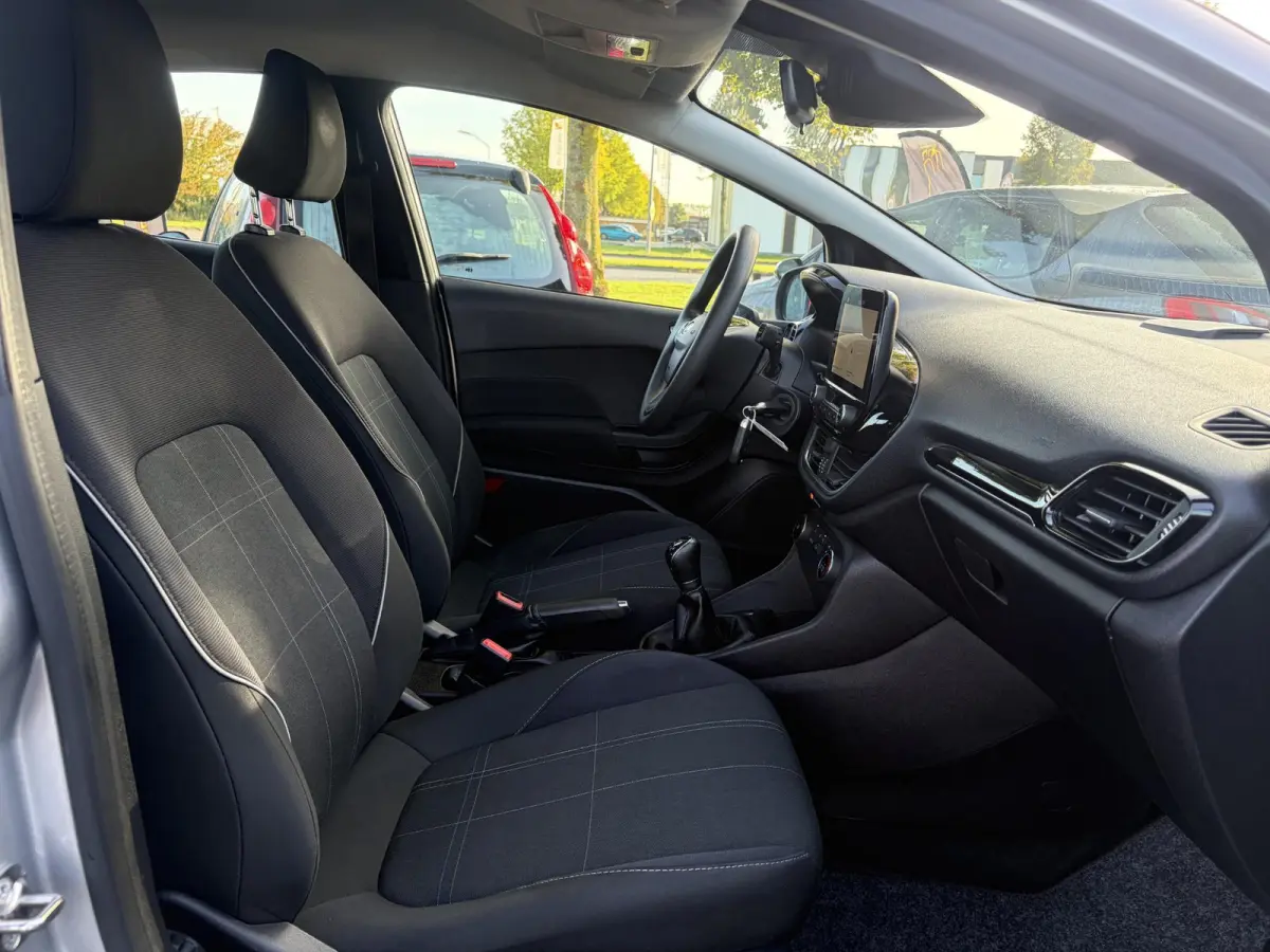1.1 Trend ✓D-riem vv in 06-2025✓Net beurt gehad✓Carplay✓Navi✓Trekhaak✓Clima✓Cruise✓N.A.P✓Apk tot 06-2027