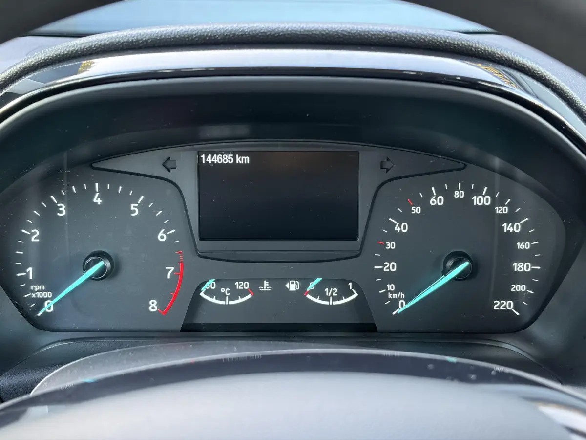 1.1 Trend ✓D-riem vv in 06-2025✓Net beurt gehad✓Carplay✓Navi✓Trekhaak✓Clima✓Cruise✓N.A.P✓Apk tot 06-2027