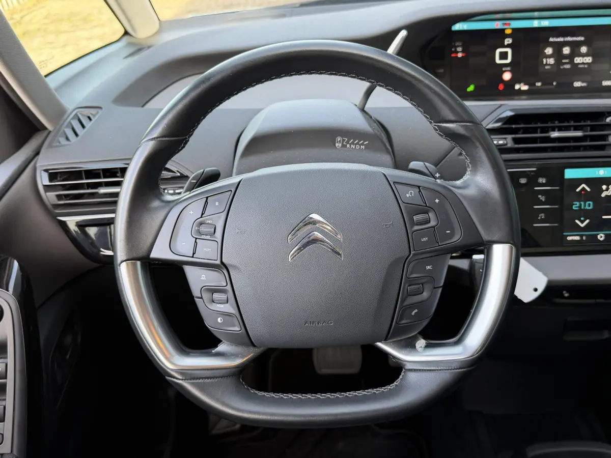1.2 PureTech Feel EAT8 16"/Trekhaak/Dodehoek/Stoelverwarming/Navigatie/PDC v+a/Camera/Adaptieve cruise/Lane Assist/DAB