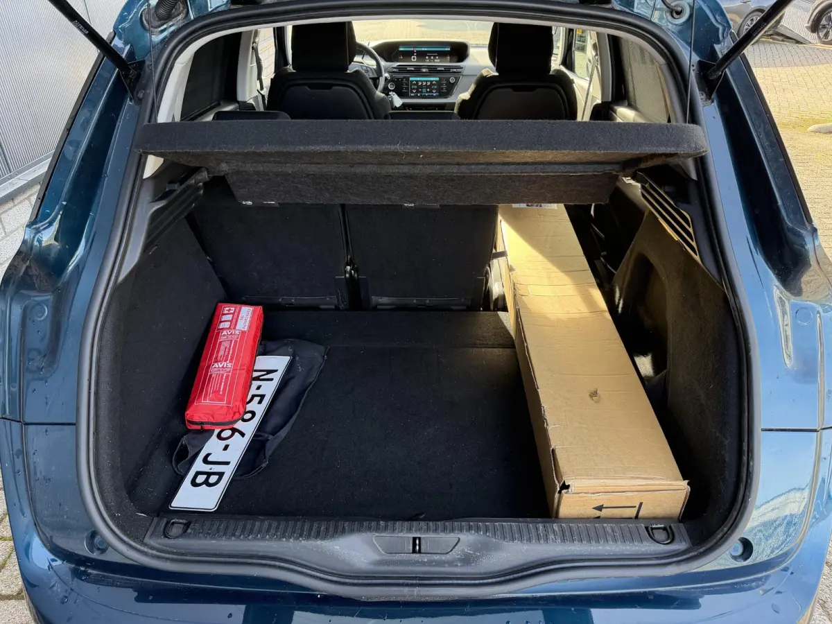 1.2 PureTech Feel EAT8 16"/Trekhaak/Dodehoek/Stoelverwarming/Navigatie/PDC v+a/Camera/Adaptieve cruise/Lane Assist/DAB