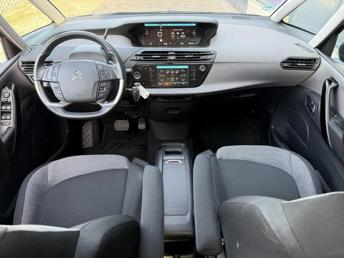 1.2 PureTech Feel EAT8 16"/Trekhaak/Dodehoek/Stoelverwarming/Navigatie/PDC v+a/Camera/Adaptieve cruise/Lane Assist/DAB