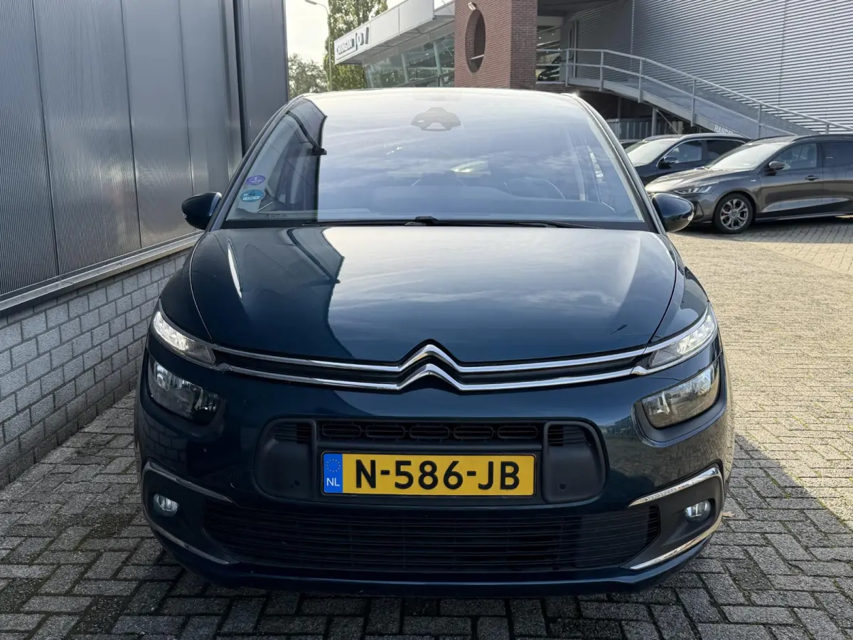 1.2 PureTech Feel EAT8 16"/Trekhaak/Dodehoek/Stoelverwarming/Navigatie/PDC v+a/Camera/Adaptieve cruise/Lane Assist/DAB