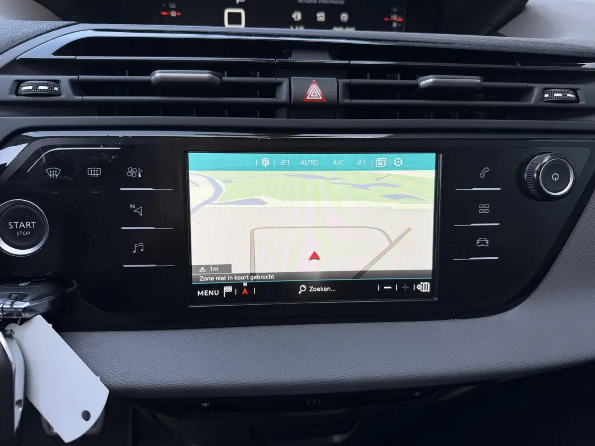 1.2 PureTech Feel EAT8 16"/Trekhaak/Dodehoek/Stoelverwarming/Navigatie/PDC v+a/Camera/Adaptieve cruise/Lane Assist/DAB
