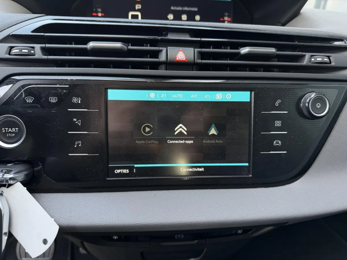 1.2 PureTech Feel EAT8 16"/Trekhaak/Dodehoek/Stoelverwarming/Navigatie/PDC v+a/Camera/Adaptieve cruise/Lane Assist/DAB