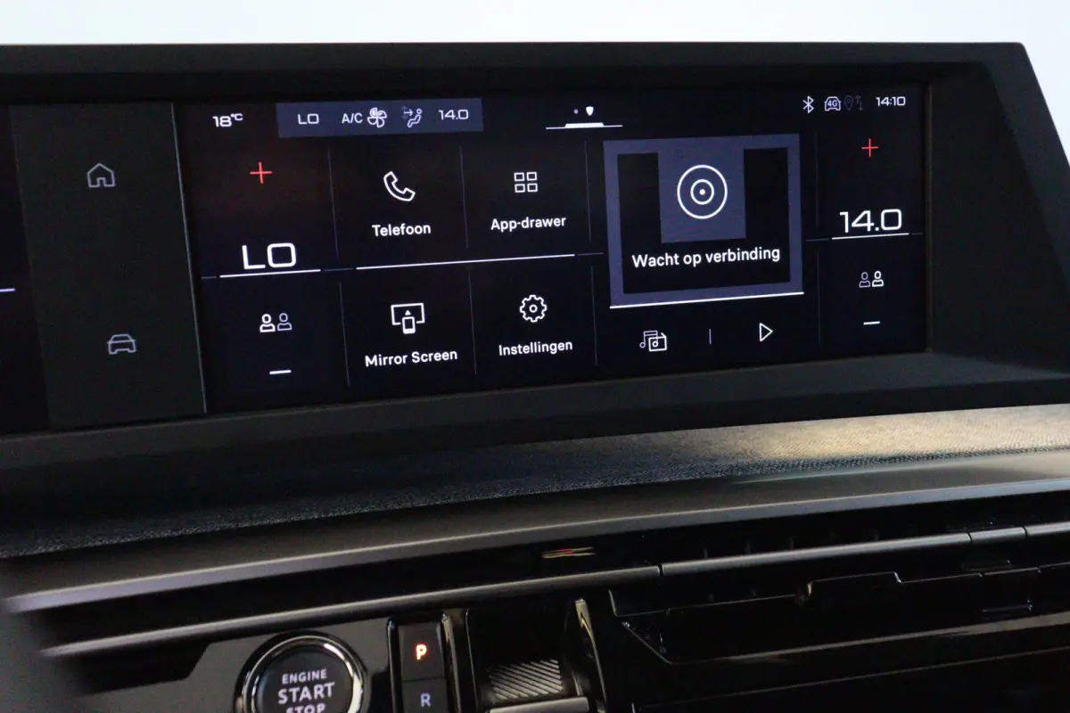 1.2 Hybrid 145 Allure Automaat | 7 PERS | APPCONNECT | CAMERA + PDC | CRUISE | LANE-ASSIST |