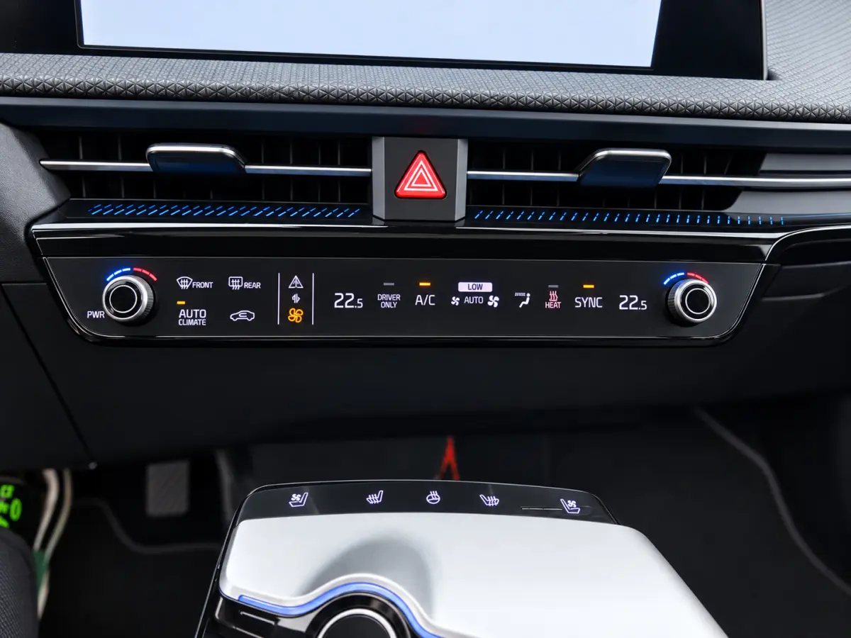 Plus 77.4 kWh | SOH 100 % | Apple Carplay/Android | Cruise control ad | Warmtepomp | Led | NL-auto