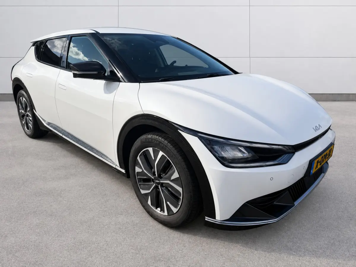 Plus 77.4 kWh | SOH 100 % | Apple Carplay/Android | Cruise control ad | Warmtepomp | Led | NL-auto