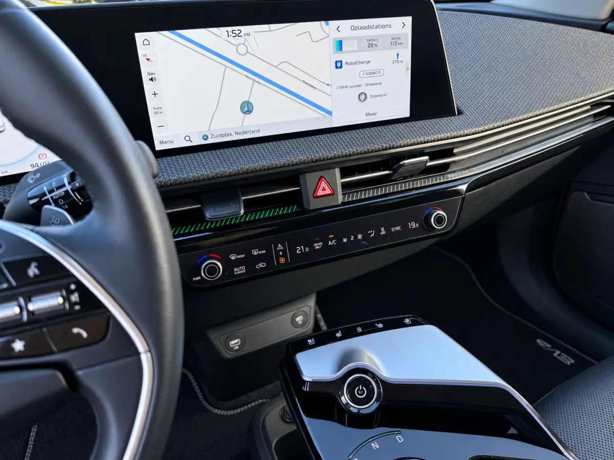 Plus 77.4 kWh | SOH 100 % | Apple Carplay/Android | Cruise control ad | Warmtepomp | Led | NL-auto