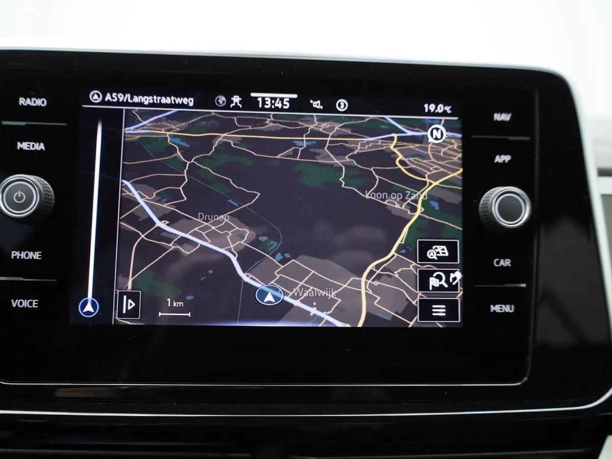 1.5 TSI R-Line Business 150PK | Orgineel Nederlands | Stoelverwarming | LED-Matrix verlichting | Achteruitrijcamera | Climatronic | Digitale Cockpit Pro | 19 Inch Velgen | Keyless | Dodehoek