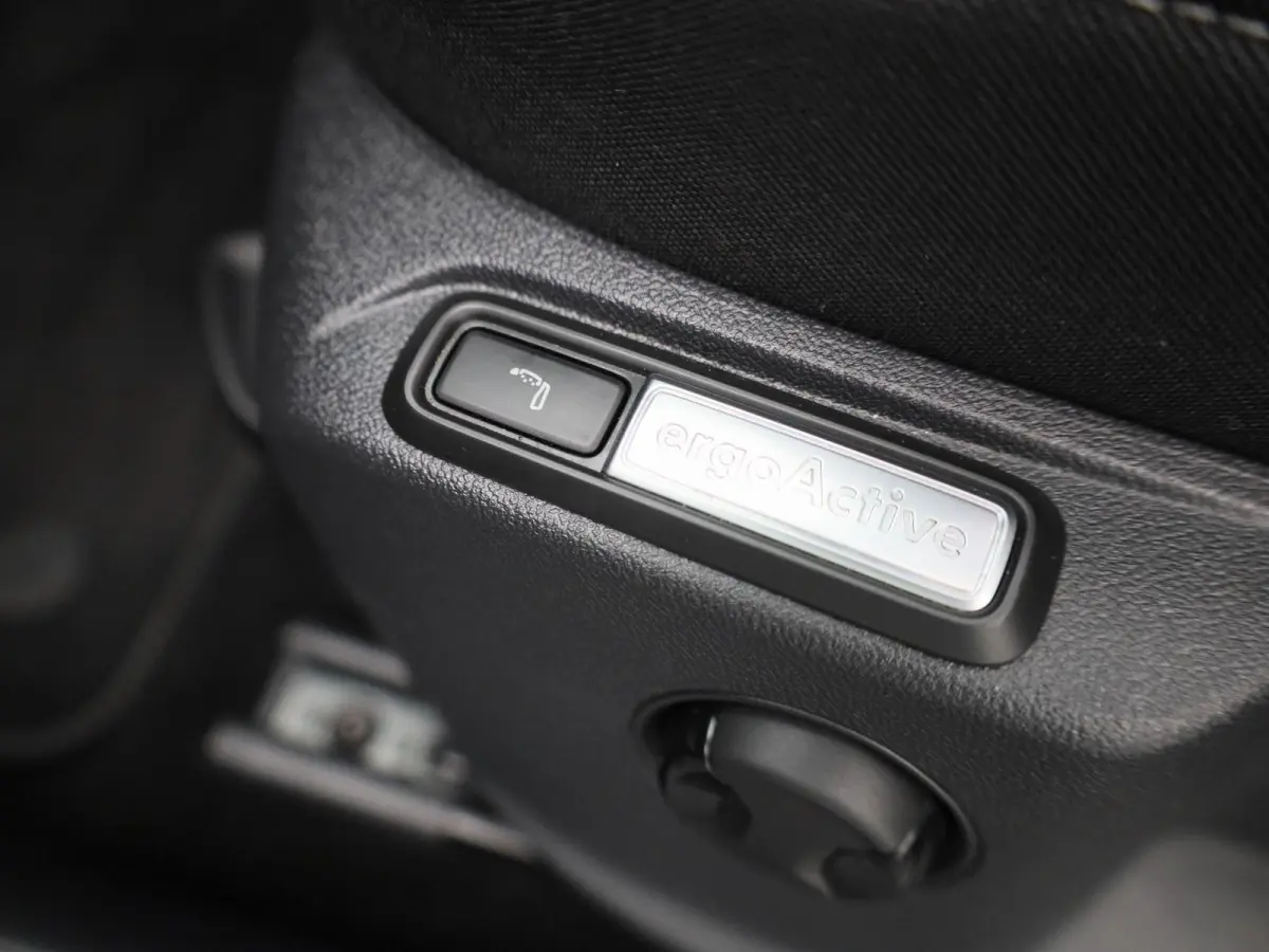 1.5 TSI R-Line Business 150PK | Orgineel Nederlands | Stoelverwarming | LED-Matrix verlichting | Achteruitrijcamera | Climatronic | Digitale Cockpit Pro | 19 Inch Velgen | Keyless | Dodehoek