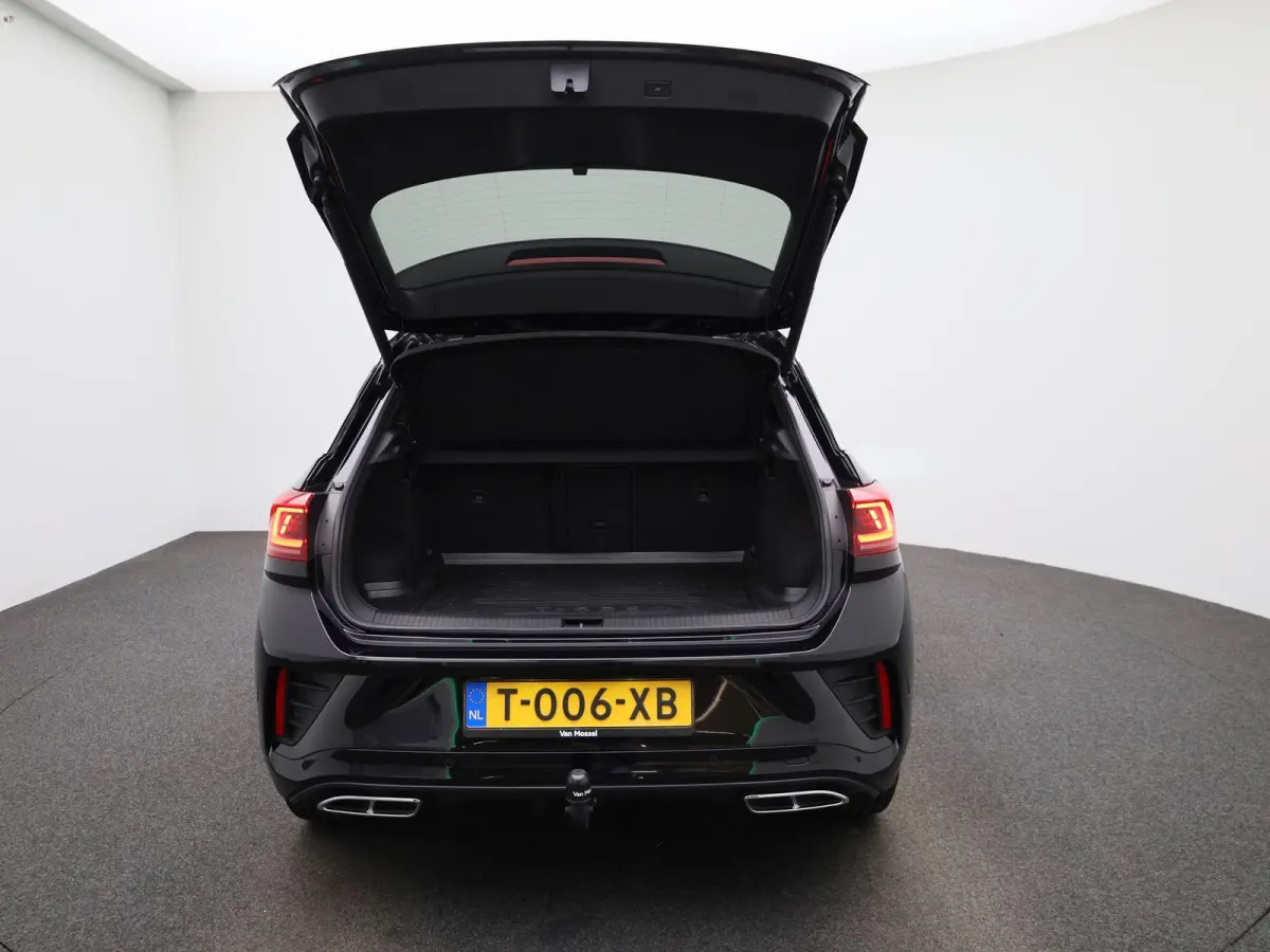 1.5 TSI R-Line Business 150PK | Orgineel Nederlands | Stoelverwarming | LED-Matrix verlichting | Achteruitrijcamera | Climatronic | Digitale Cockpit Pro | 19 Inch Velgen | Keyless | Dodehoek