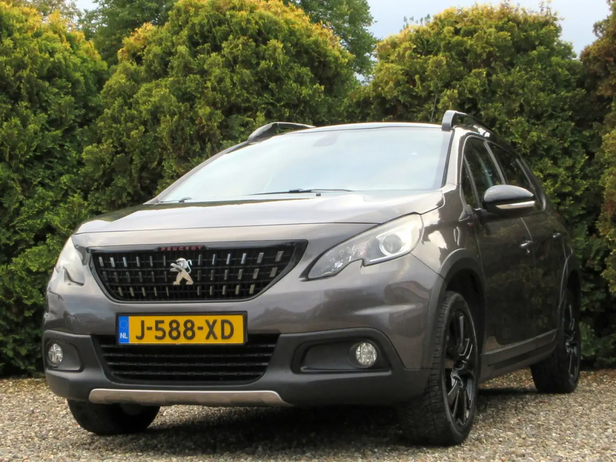 1.2 PureTech GT-line * Navi * Pano * Carplay *