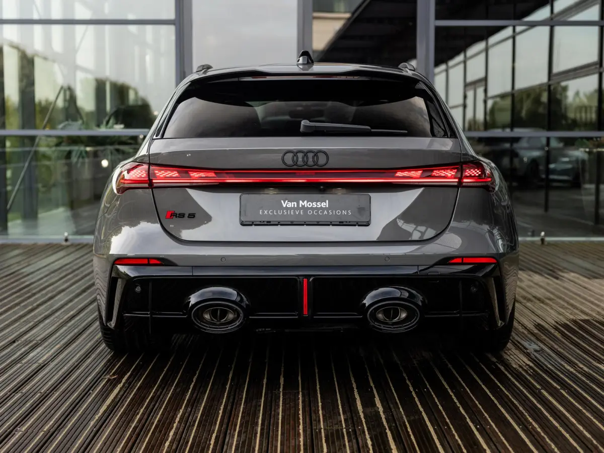 RS5 Avant RS 5 e-hybrid quattro | TREKHAAK | PANORAMADAK | BIJRIJDERSCHERM | MASSAGE | STOELVENTILATIE | STOELVERWARMING + ACHTER | RS SPORTSTOELEN | ALCANTARA | CARBON | HEAD UP | ADAPTIEVE