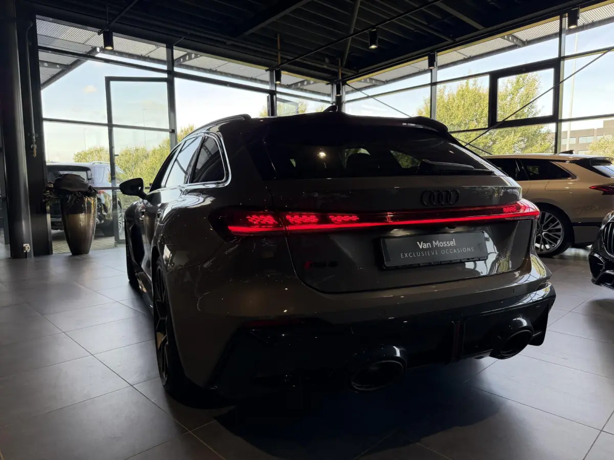 RS5 Avant | TREKHAAK | PANORAMADAK | BIJRIJDERSCHERM | MASSAGE | STOELVENTILATIE | STOELVERWARMING + ACHTER | RS SPORTSTOELEN | ALCANTARA | CARBON | HEAD UP | ADAPTIEVE CRUISE | AMBIENT LIGH