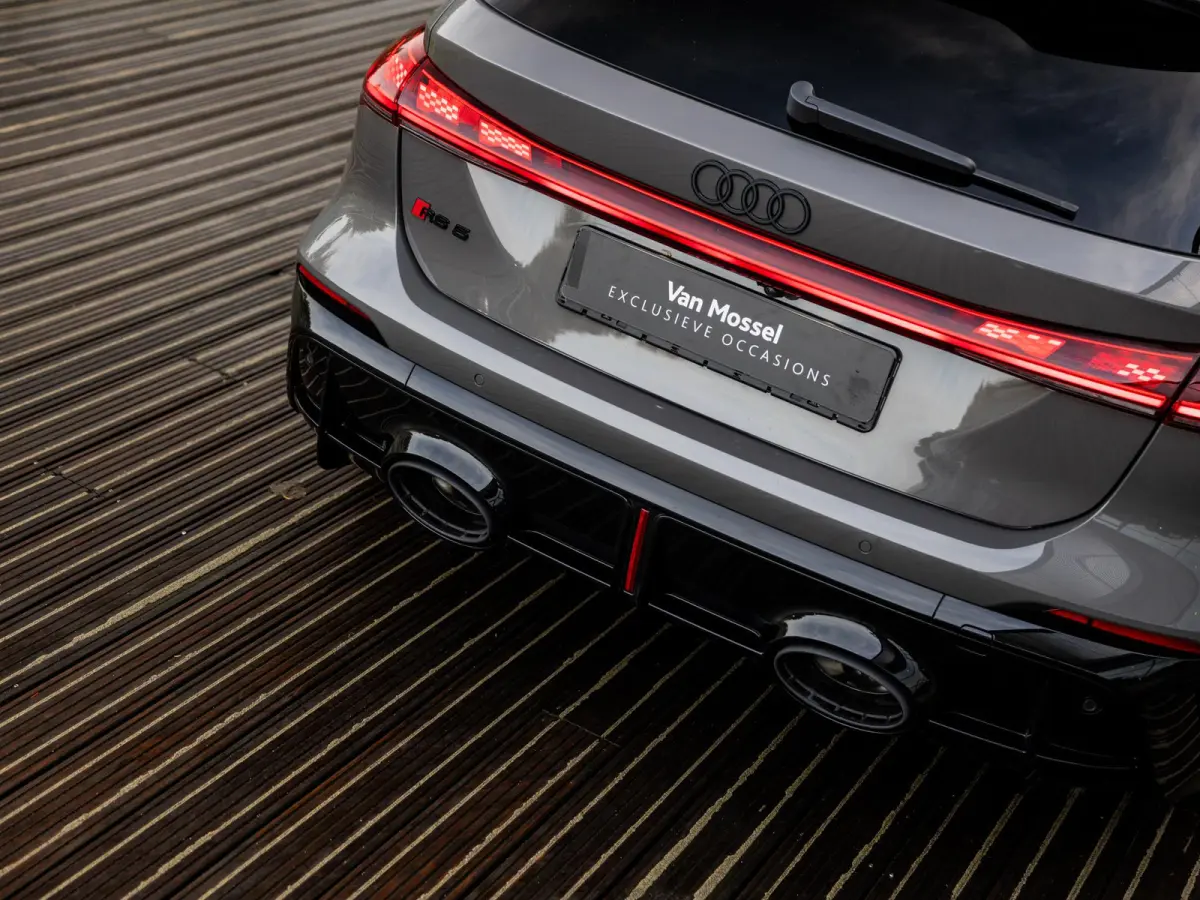 RS5 Avant RS 5 e-hybrid quattro | TREKHAAK | PANORAMADAK | BIJRIJDERSCHERM | MASSAGE | STOELVENTILATIE | STOELVERWARMING + ACHTER | RS SPORTSTOELEN | ALCANTARA | CARBON | HEAD UP | ADAPTIEVE