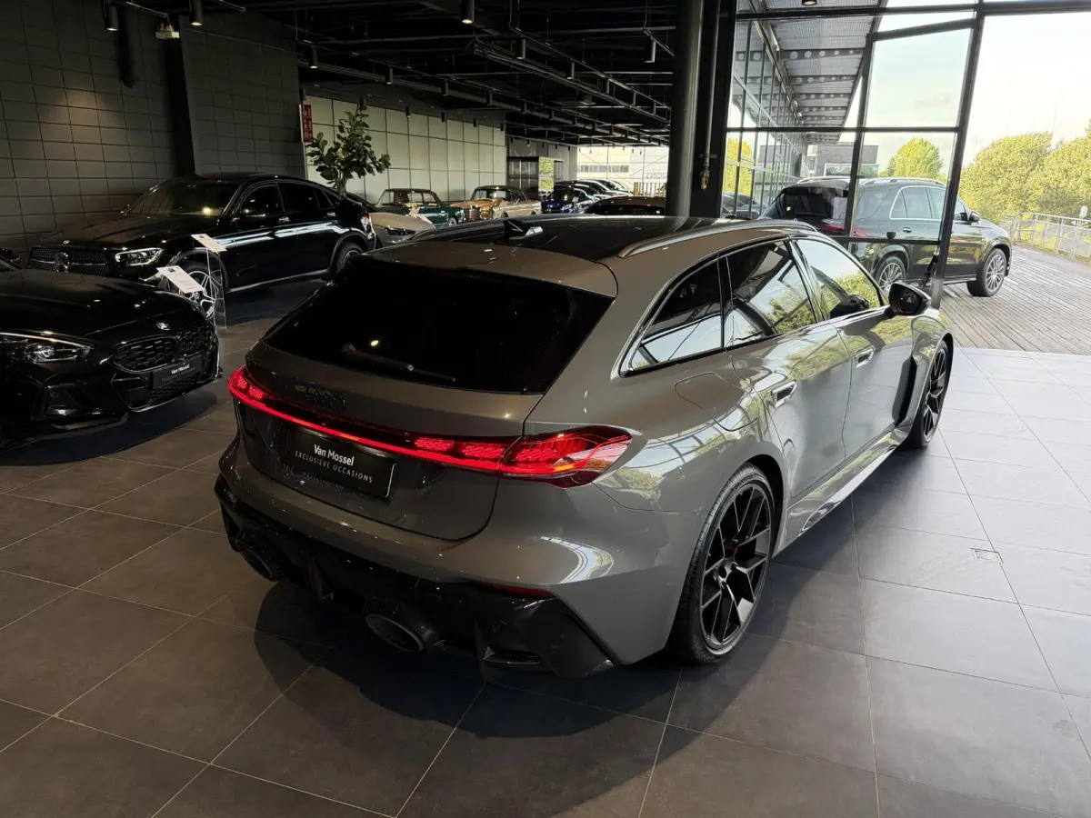 RS5 Avant | TREKHAAK | PANORAMADAK | BIJRIJDERSCHERM | MASSAGE | STOELVENTILATIE | STOELVERWARMING + ACHTER | RS SPORTSTOELEN | ALCANTARA | CARBON | HEAD UP | ADAPTIEVE CRUISE | AMBIENT LIGH