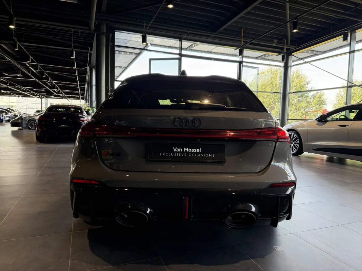 RS5 Avant | TREKHAAK | PANORAMADAK | BIJRIJDERSCHERM | MASSAGE | STOELVENTILATIE | STOELVERWARMING + ACHTER | RS SPORTSTOELEN | ALCANTARA | CARBON | HEAD UP | ADAPTIEVE CRUISE | AMBIENT LIGH