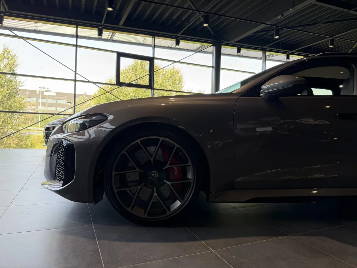 RS5 Avant | TREKHAAK | PANORAMADAK | BIJRIJDERSCHERM | MASSAGE | STOELVENTILATIE | STOELVERWARMING + ACHTER | RS SPORTSTOELEN | ALCANTARA | CARBON | HEAD UP | ADAPTIEVE CRUISE | AMBIENT LIGH