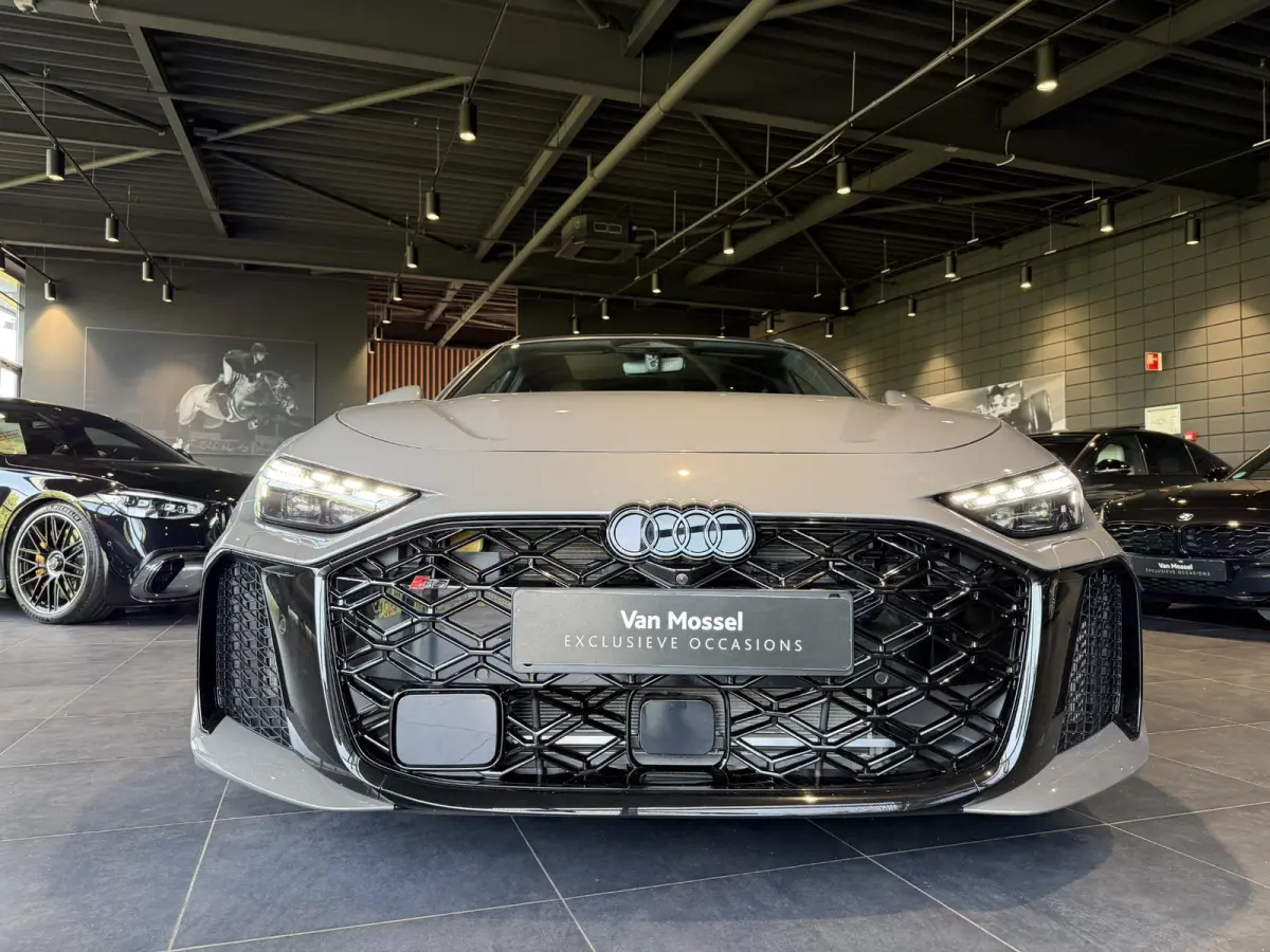 RS5 Avant | TREKHAAK | PANORAMADAK | BIJRIJDERSCHERM | MASSAGE | STOELVENTILATIE | STOELVERWARMING + ACHTER | RS SPORTSTOELEN | ALCANTARA | CARBON | HEAD UP | ADAPTIEVE CRUISE | AMBIENT LIGH