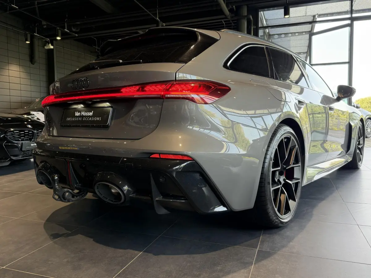 RS5 Avant | TREKHAAK | PANORAMADAK | BIJRIJDERSCHERM | MASSAGE | STOELVENTILATIE | STOELVERWARMING + ACHTER | RS SPORTSTOELEN | ALCANTARA | CARBON | HEAD UP | ADAPTIEVE CRUISE | AMBIENT LIGH
